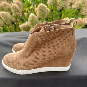 Linea Paolo Women's Felicia Tan Suede Perforated Side Zip Wedge Sneakers 9.5M